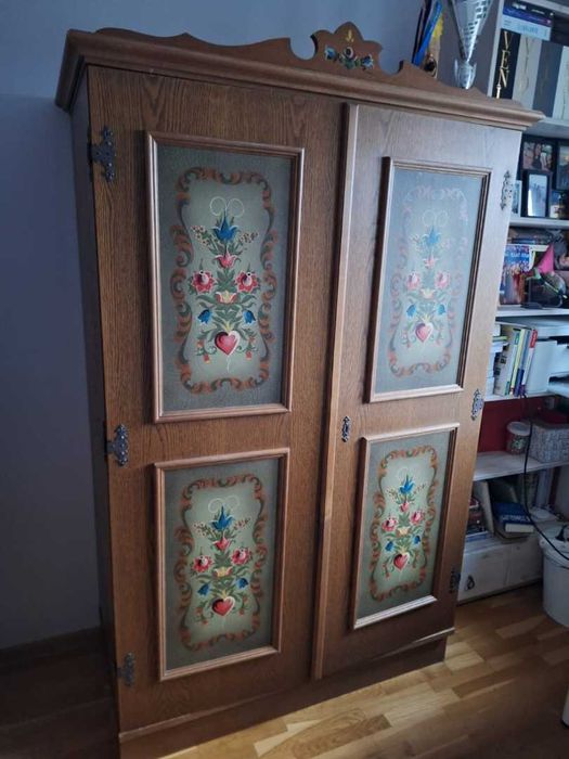 Zestaw mebli- łóżko, szafa, komoda, szafka nocna, lustro