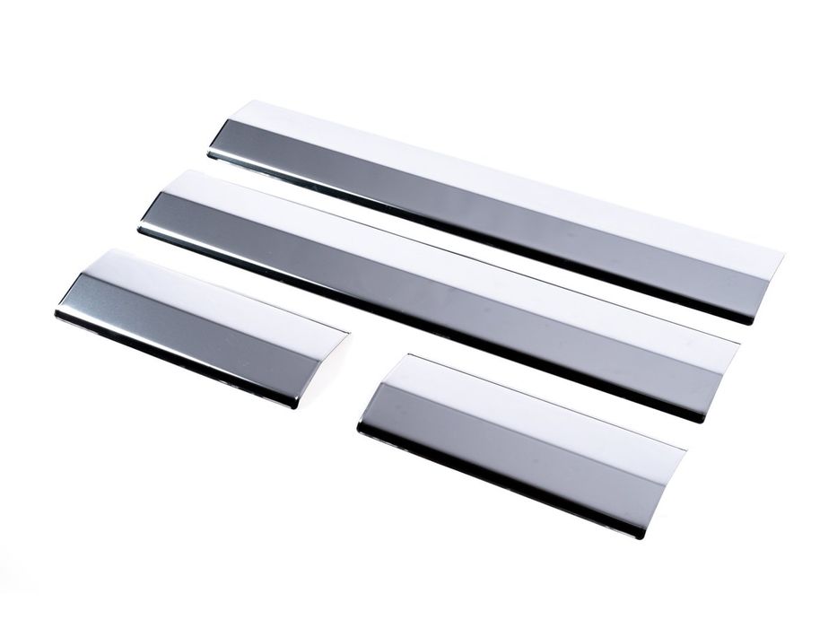 Opel Astra H Накладки на пороги Carmos