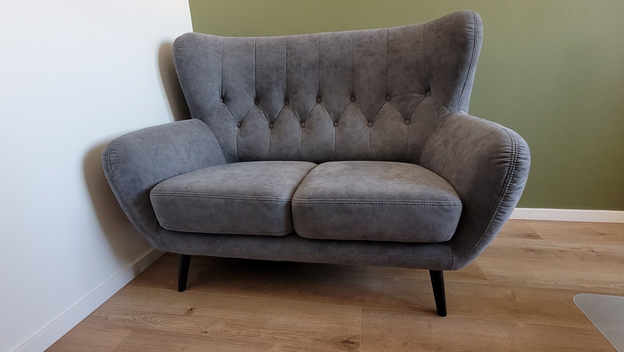 Sofa Kelso Uszak 2-osobowa– Praktycznie Nowa!