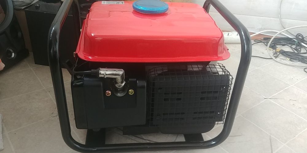 Бензиновый генератор hecht gg950