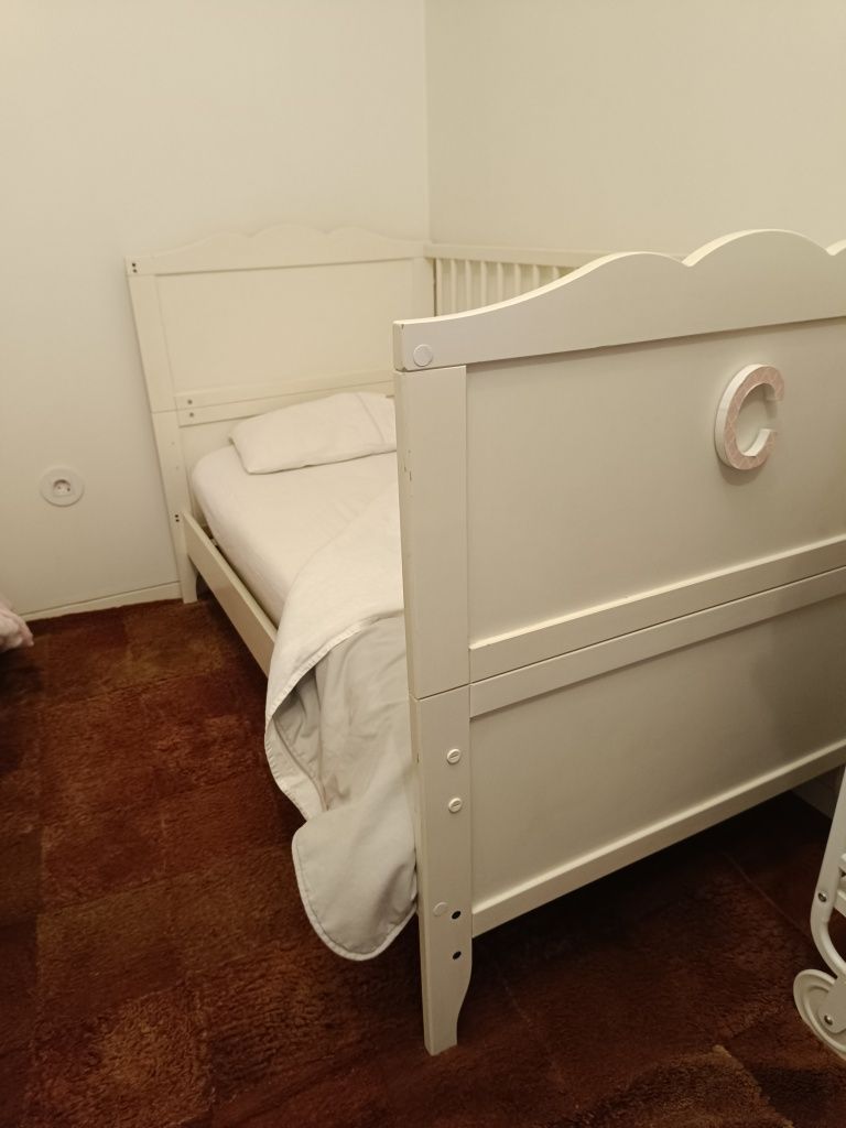 2 berços / cama criança com colchão