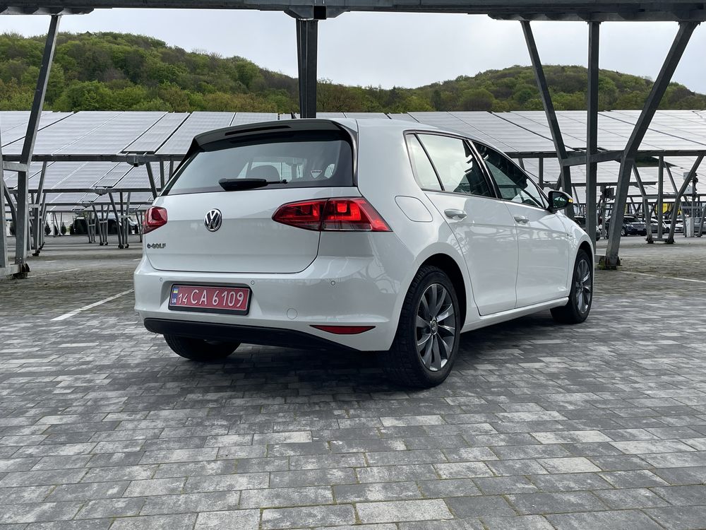 Volkswagen E-GOLF