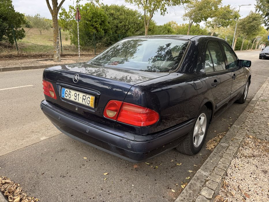 Mercedes E 220 (diesel)