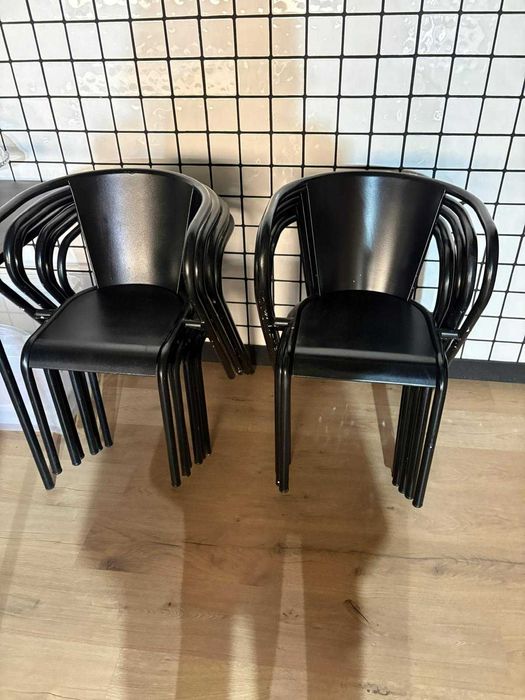 Conjunto de mesas e cadeiras para estabelecimento comercial