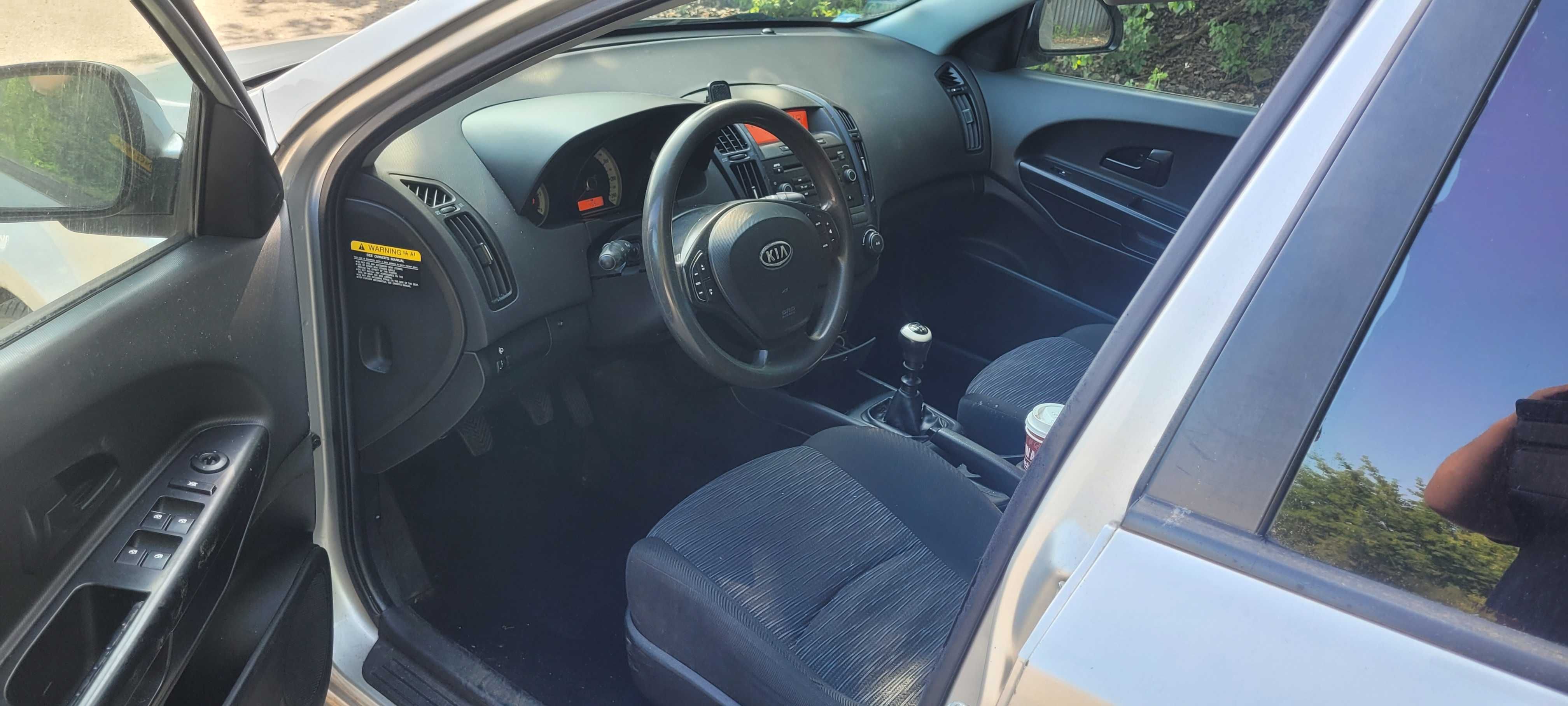Fotele deska zegary Kia ceed