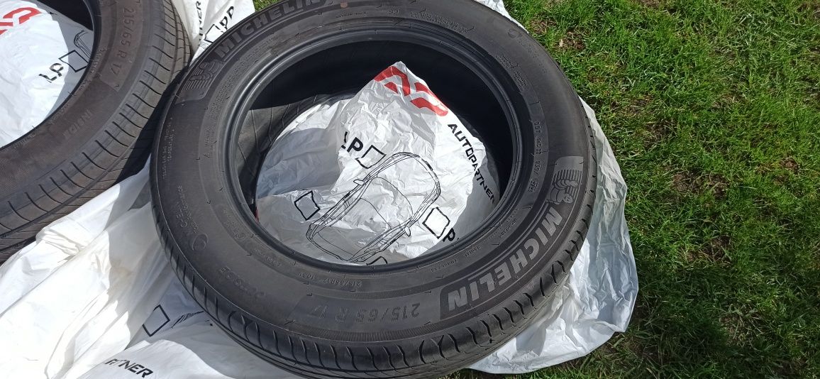 Opony letnie Michelin 215/65 R17 prawie nowe