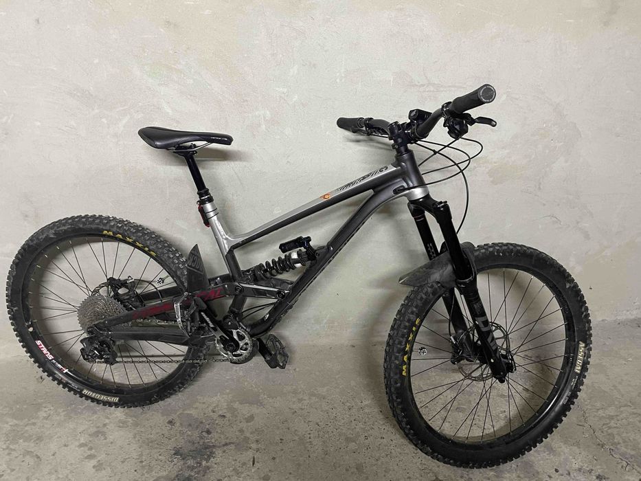 Двопідвісний велосипед COMMENCAL CLASH Race