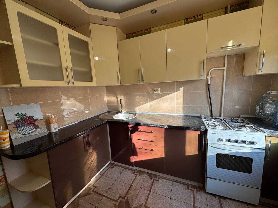 Квартира на Виставці з ремонтом, все залишають