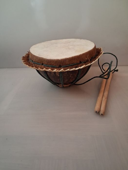 Tambor de Nativa Americana e Rattles
