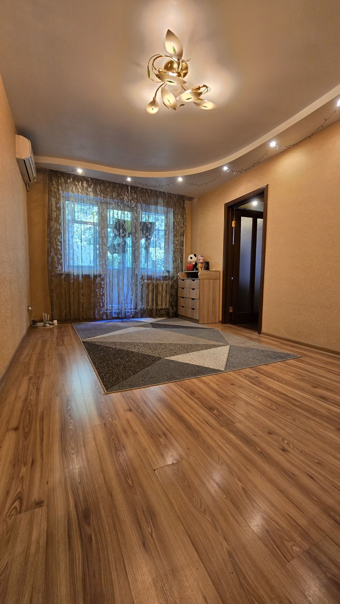 Продам 2к квартиру с ремонтом Поля Богдана Хмельницкого