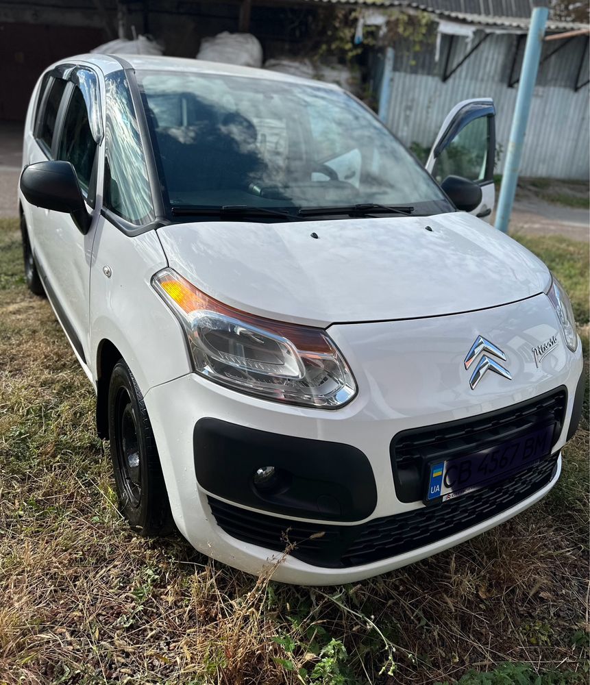 Продам автомобіль в чудовому стані.