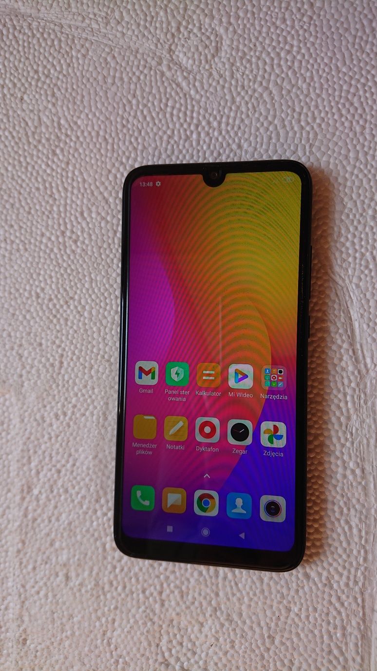 Telefon xiaomi redmi 7 w stanie bardzo dobrym
