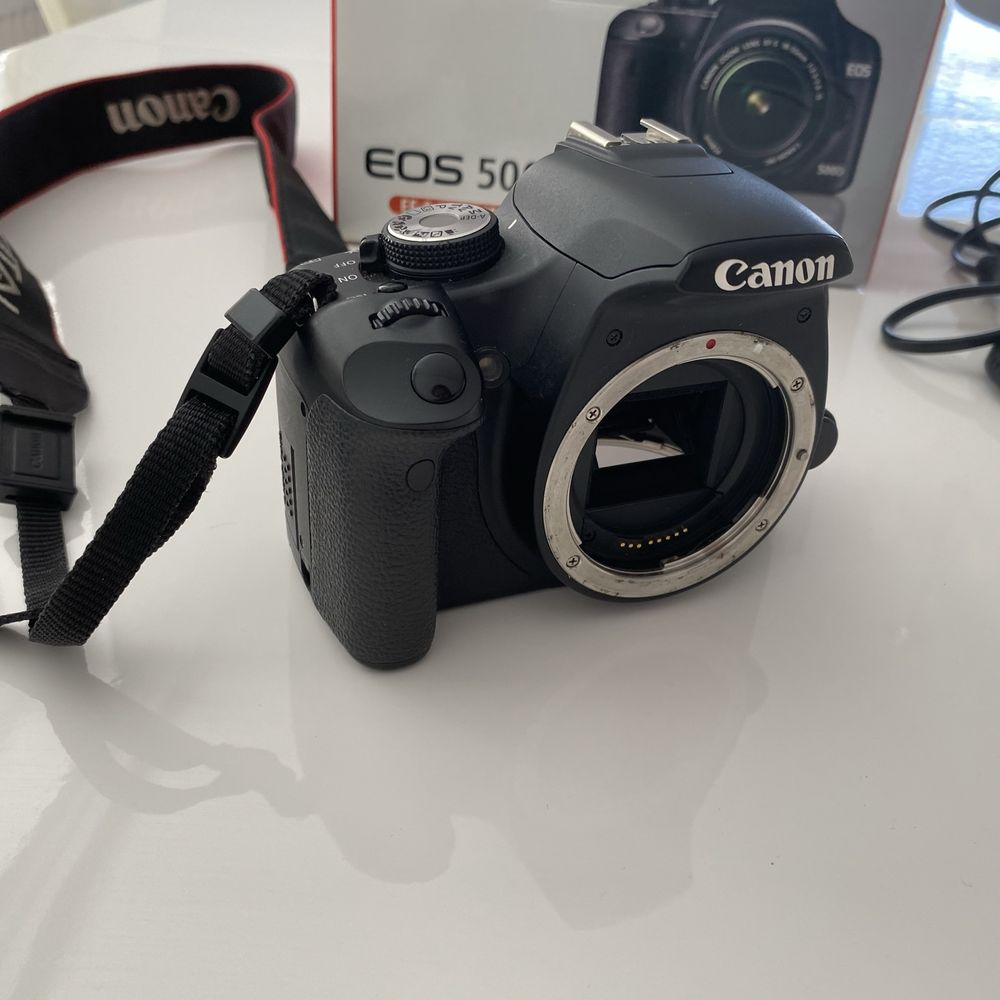 Aparat fotograficzny lustrzanka Canon 500D