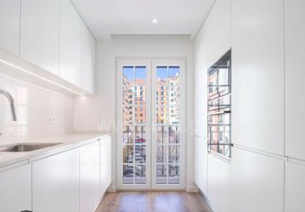 Quarto casal suite parque neudel damaia , amadora, lisboa