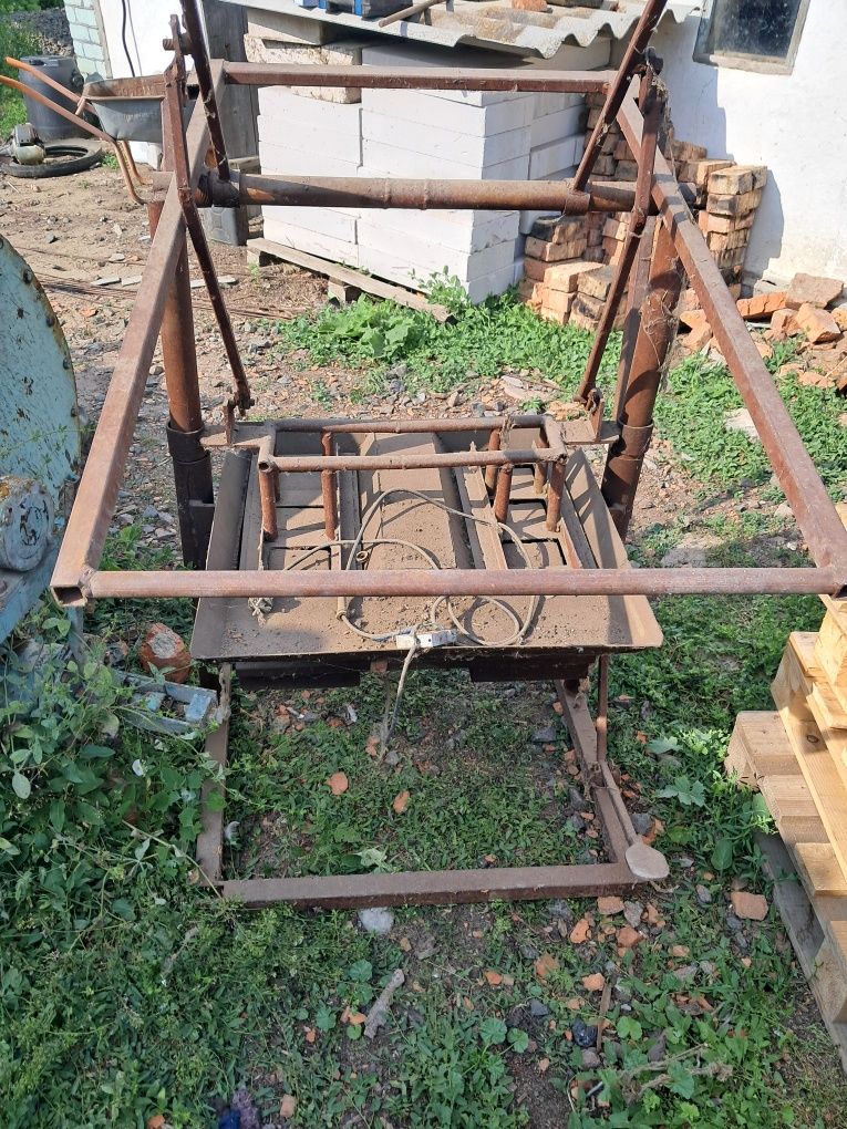 Станки для шлакоблоків