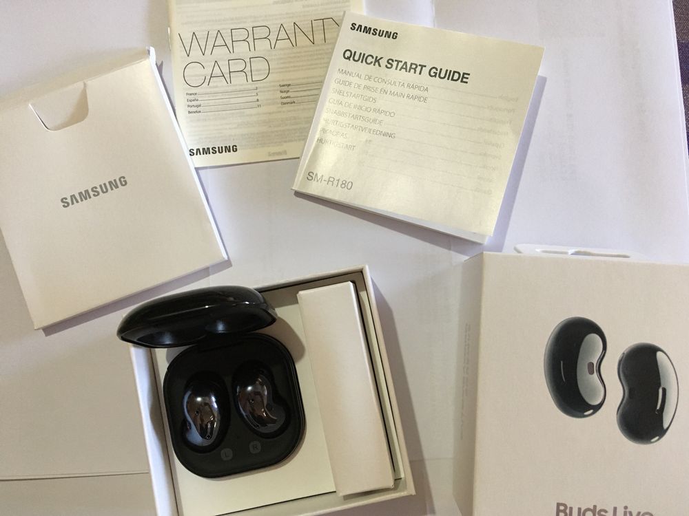 Auriculares SAMSUNG Galaxy Buds Live - preto