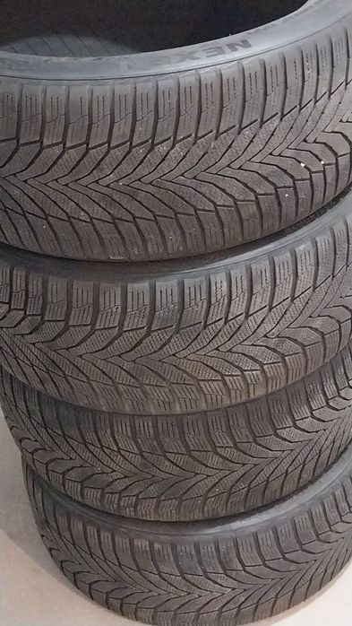Komplet opon zimowych Nokian 255/40/19