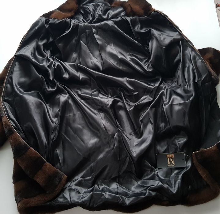 Шуба жіноча р.46-48 (90/60/55см)