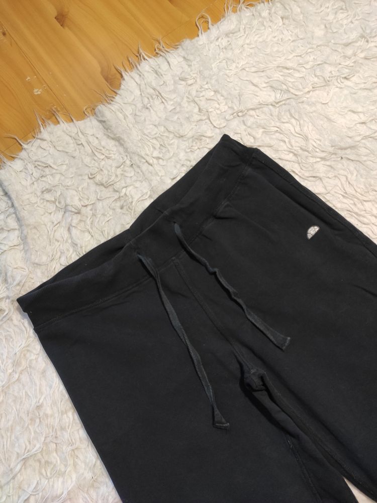 Spodnie dresy Ellesse rozmiar L czarne