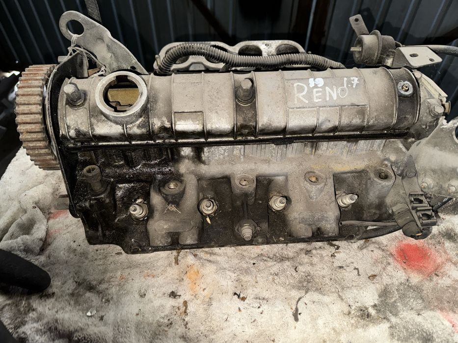 Гбц рено 9 11 19 21 F2N 1.7 бензин головка блока Reno 19 21 9 11  1.7