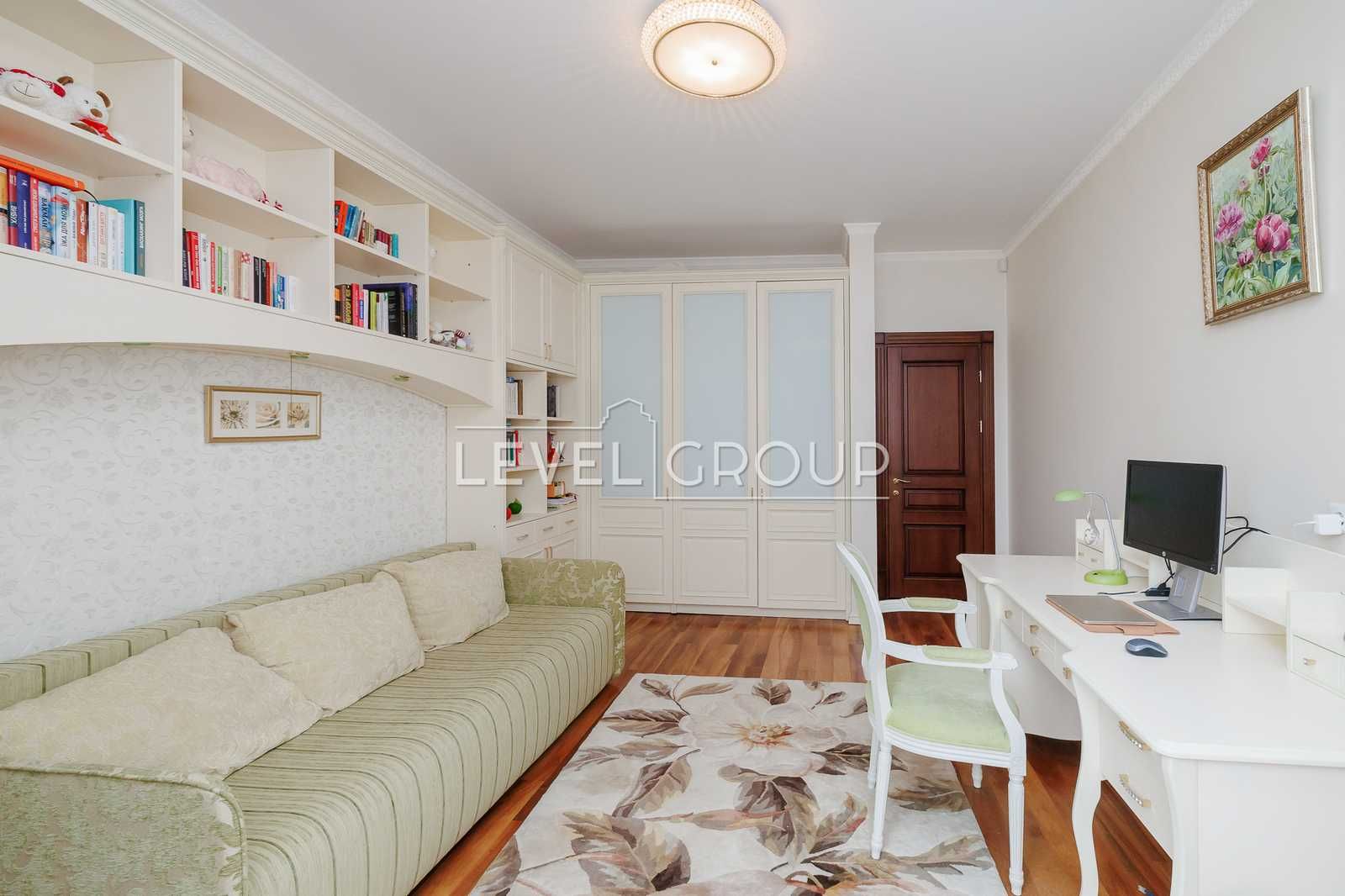 Продаж 4-к кімнатної квартири по вул. Щекавицька, Подільский