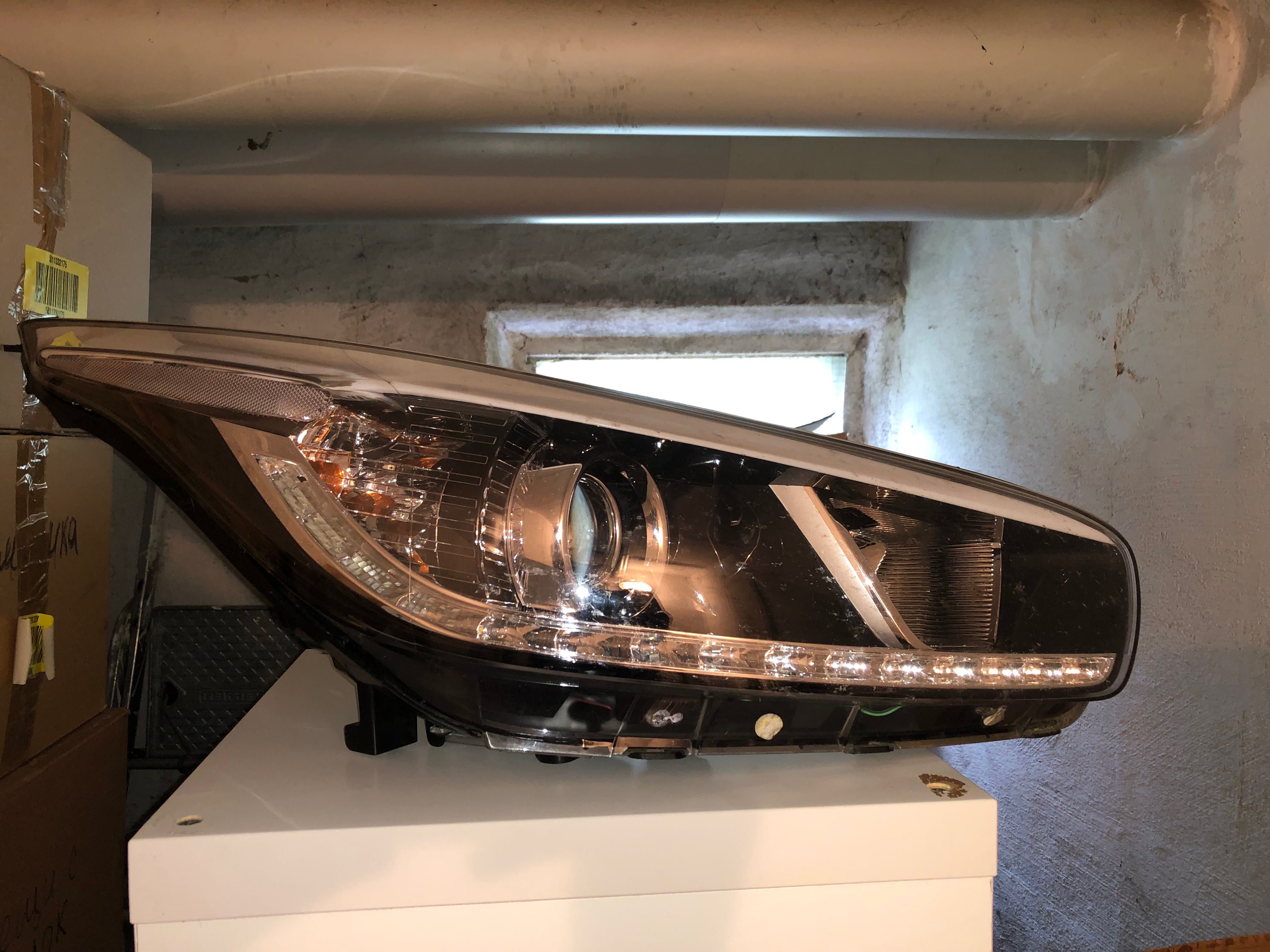 Originalna Lampa Reflektor prawy KIA Ceed 2 EU