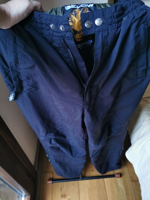 Calça esportiva L