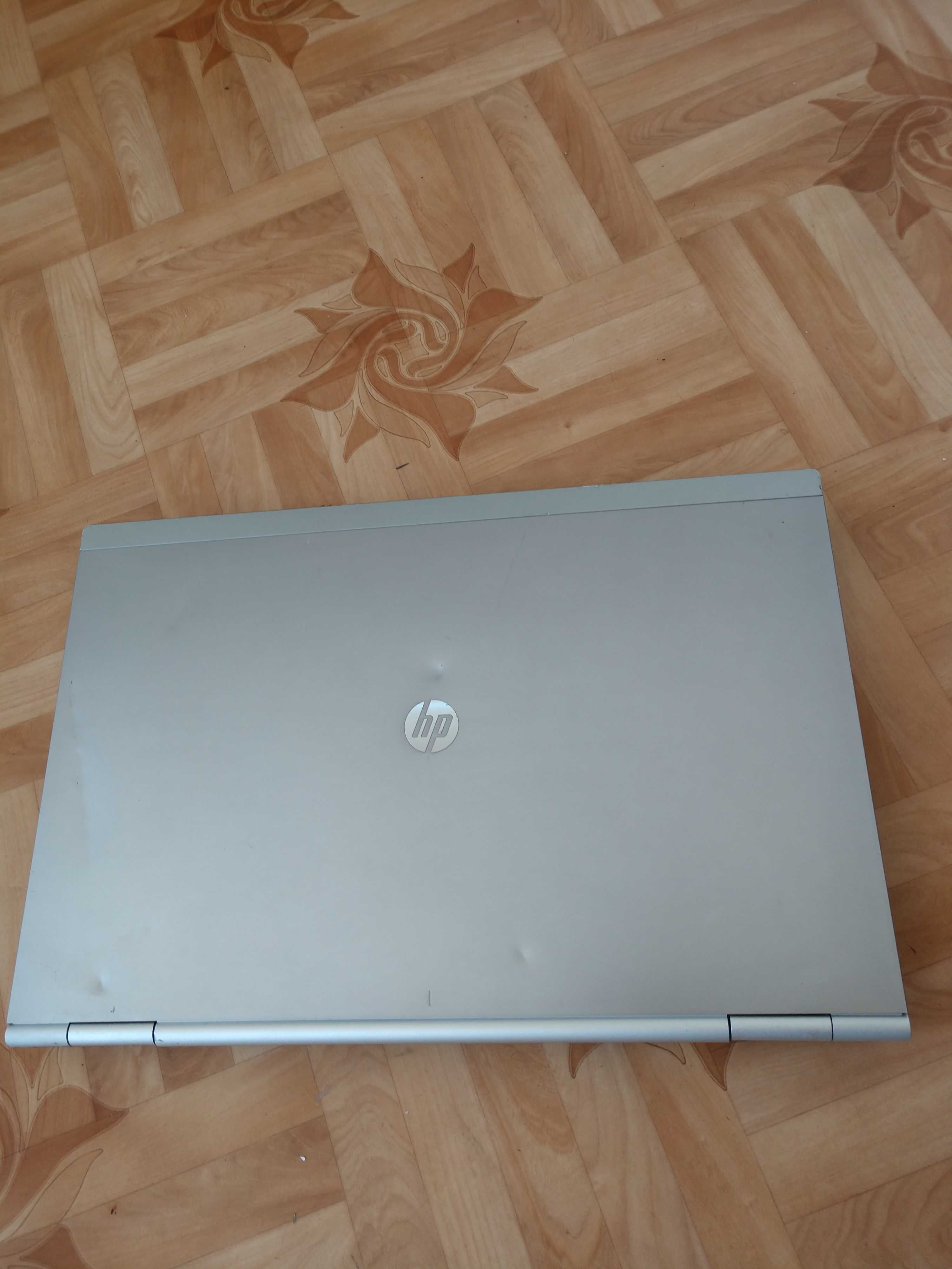 Ноутбук Hp (i5 4 потока, оперативка 8, ссд 128)