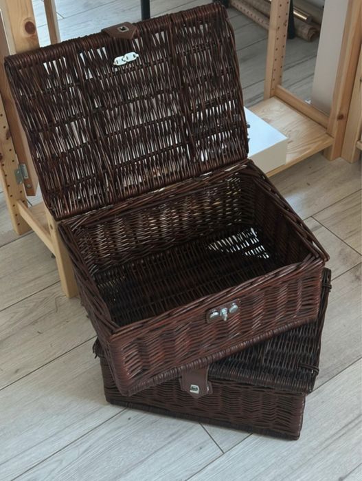 Kosz kufer wiklinowy piknikowy brązowy.