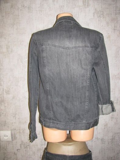 Куртка женская джинсовая р. S-M, джинсы в подарок