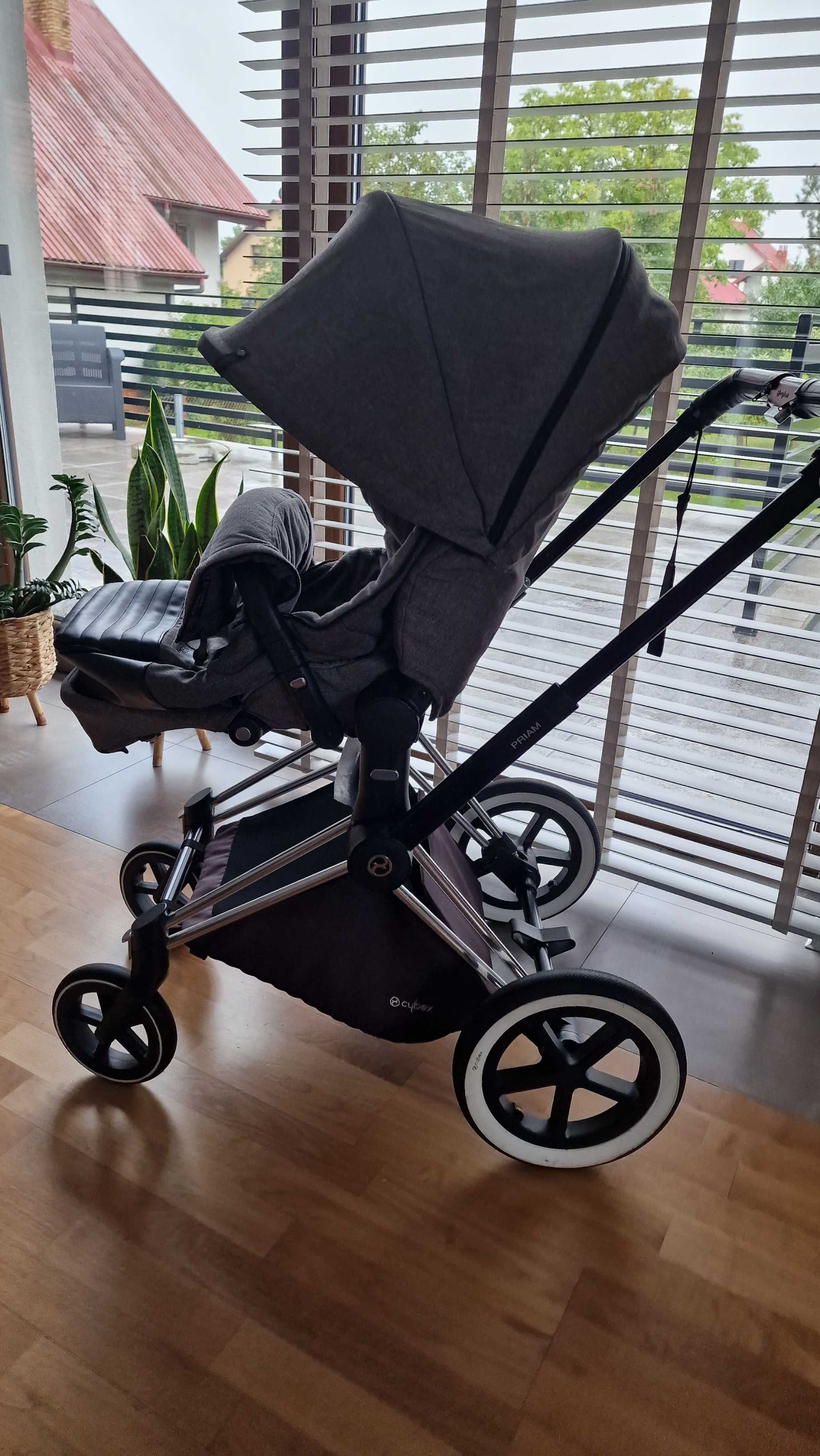 Sprzedam wózek Cybex Priam 1.0 Manhattan Grey z dodatkami.