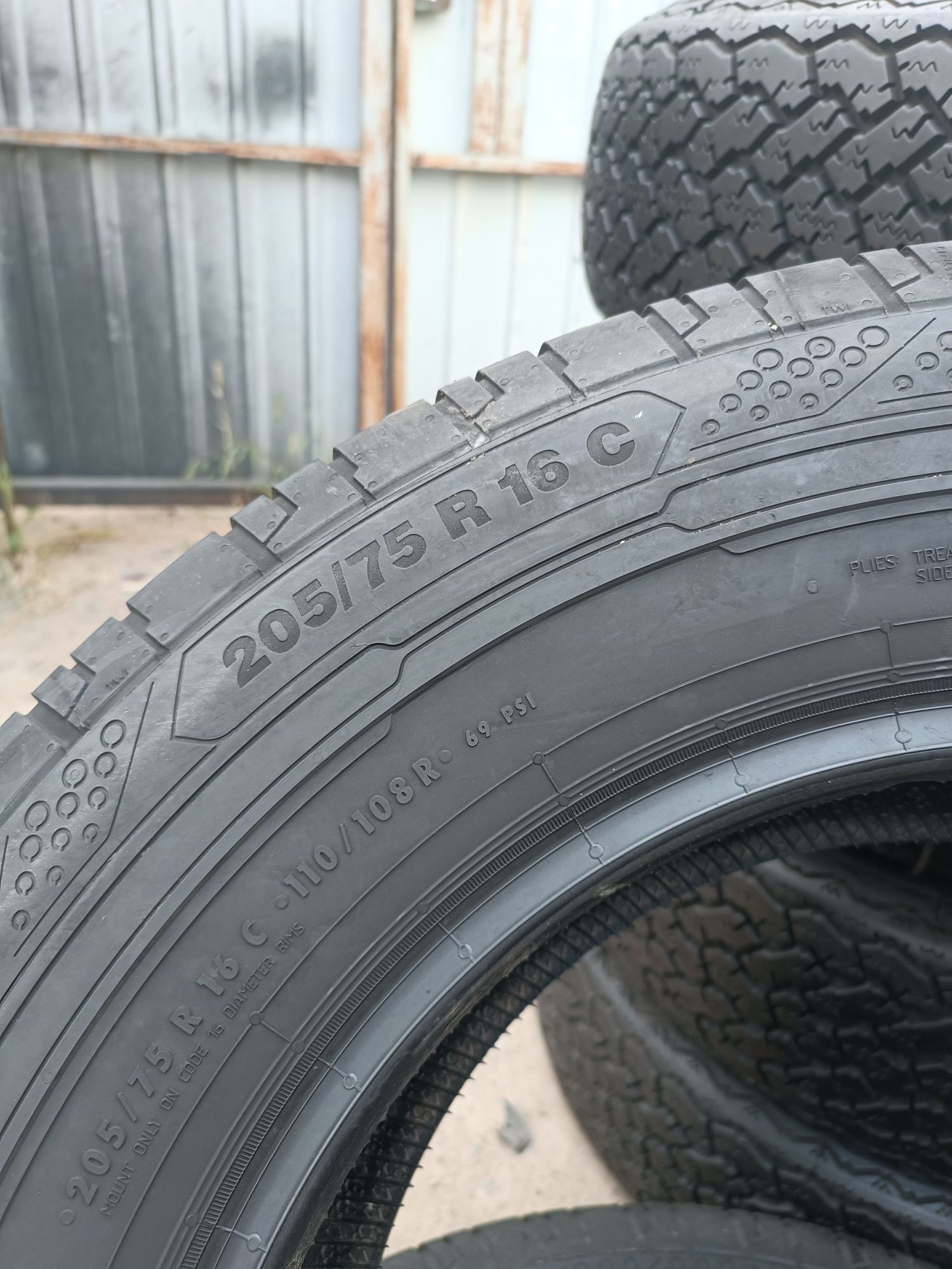 205/75 r16c continental