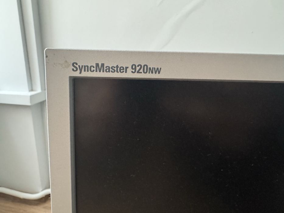 Монітор Samsung SyncMaster 920nw + перехідник з VGA на HDMI