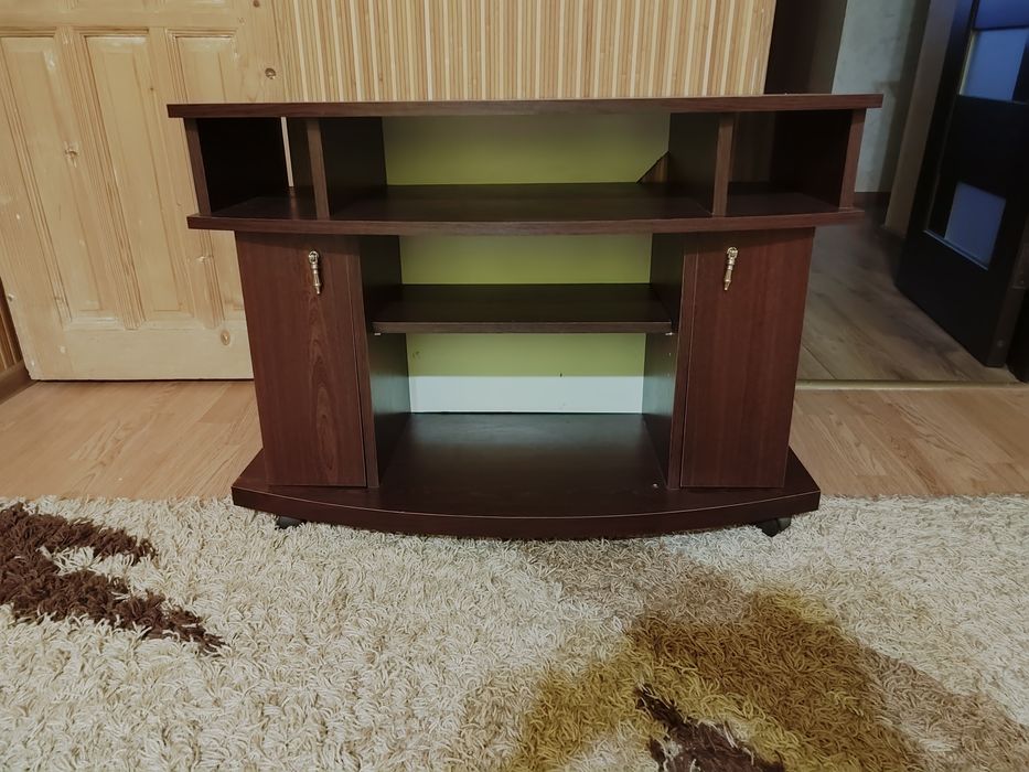 Тумбочка під телевізор