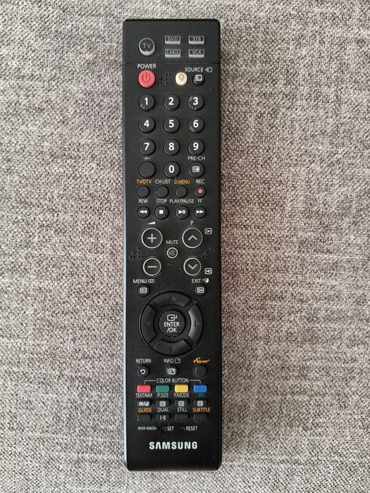 TV Samsung de 43 polegadas e comando como novos