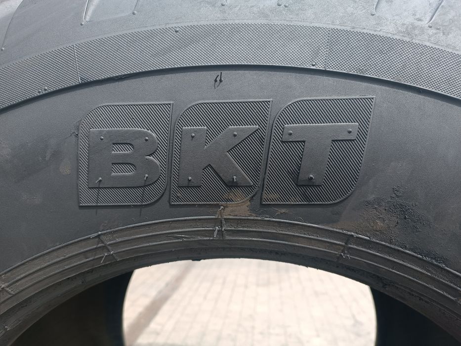 700/50-26.5 BKT Flotation 648 700/50R26.5