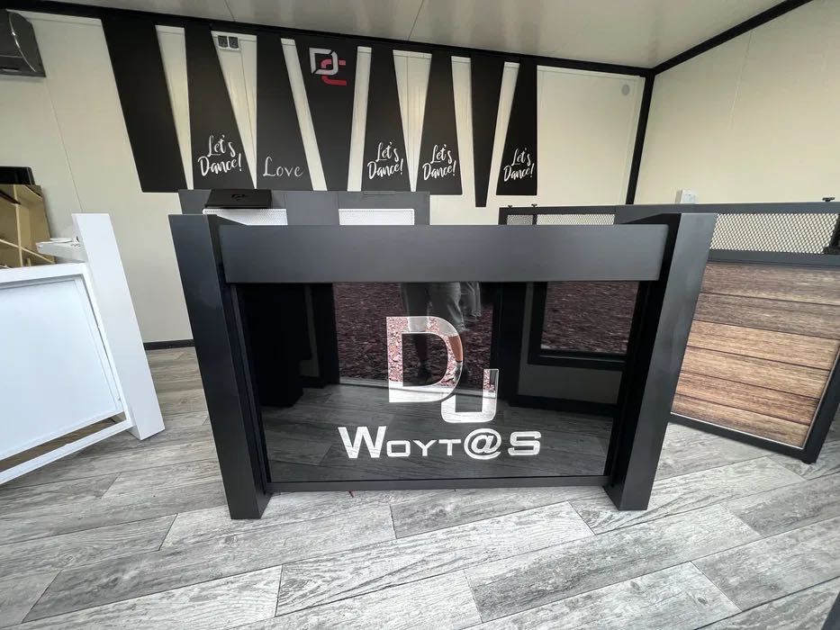Mobilny Stół dla Dj , producent David Console Barki dla Barmanów