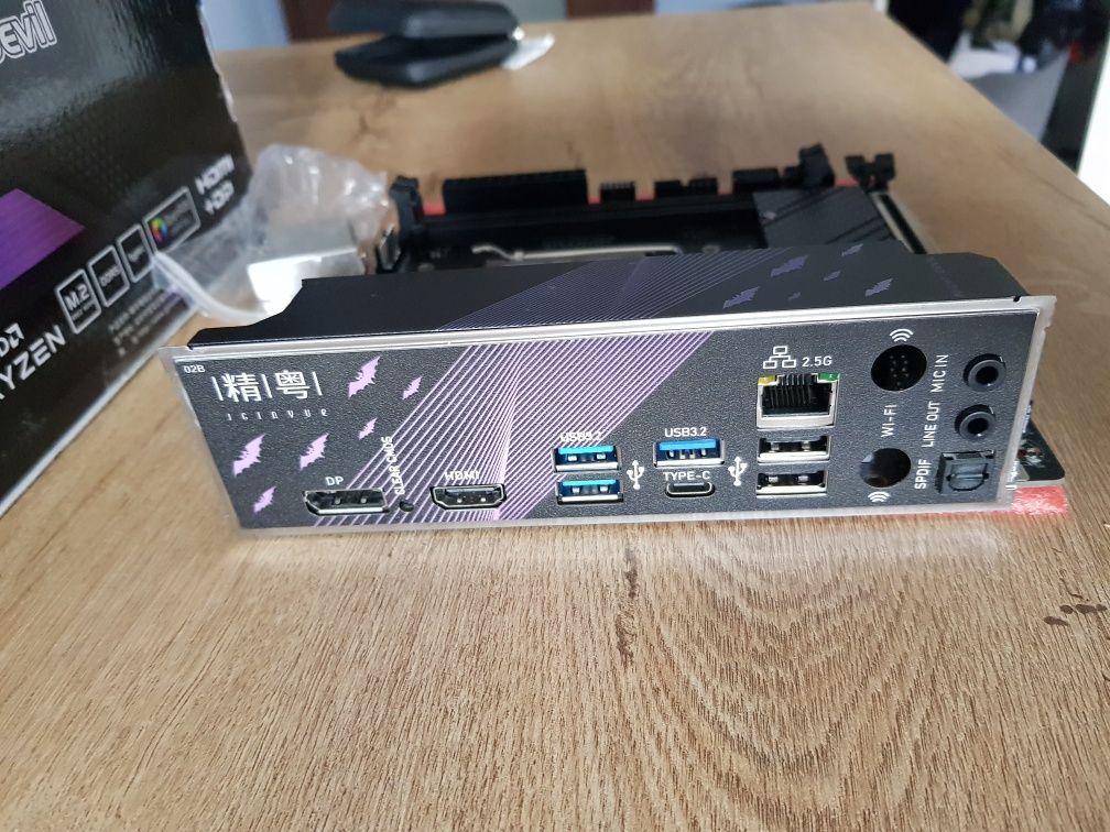 Płyta główna JGINYUE B650 Mini ITX AM5.