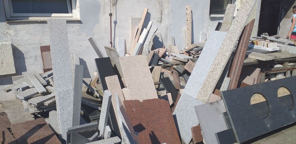 Kamień naturalny po zakładzie kamieniarskim