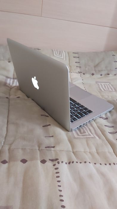 MacBook Pro russo + capas (13 polegadas, início de 2011)