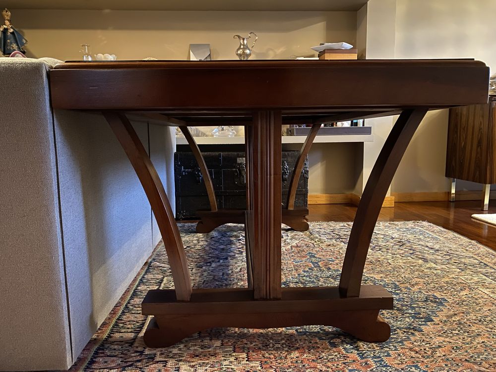 Mesa Raiz de Nogueira