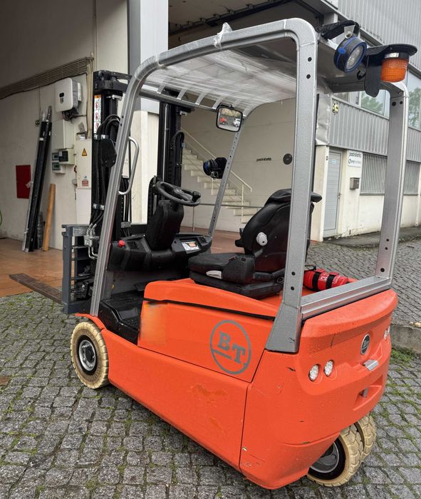 Empilhador eletrico BT C3E160L