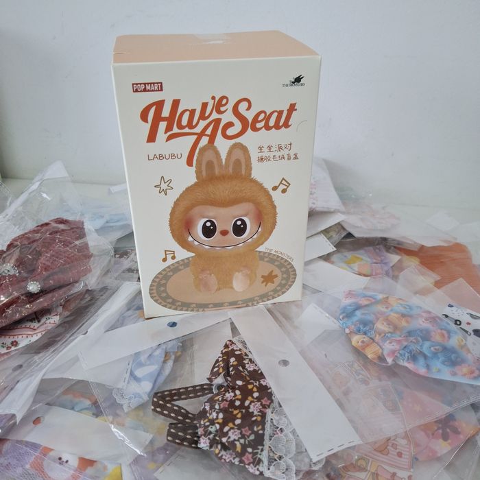 Zestaw na prezent labubu plus ubranie