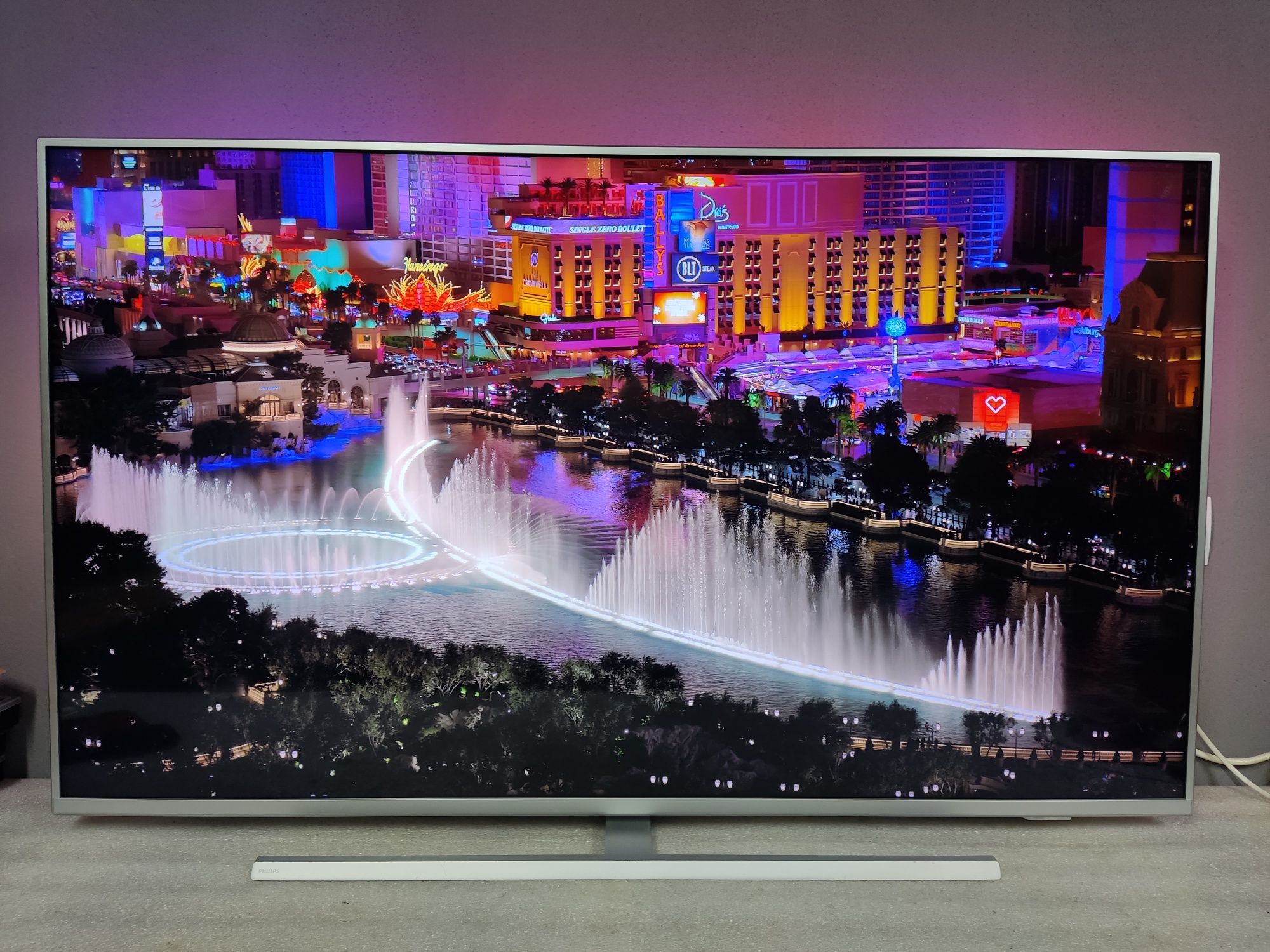 Philips 55PUS6804  4K Ultra HD Smart TV,Wi FI,  Ambilight /2020 /