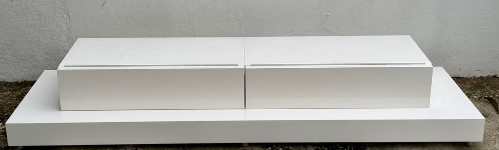 Movél televisão de sala branco