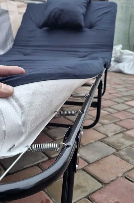 Раскладушка раскладная кровать с подушкой розкладне ліжко з матрасом