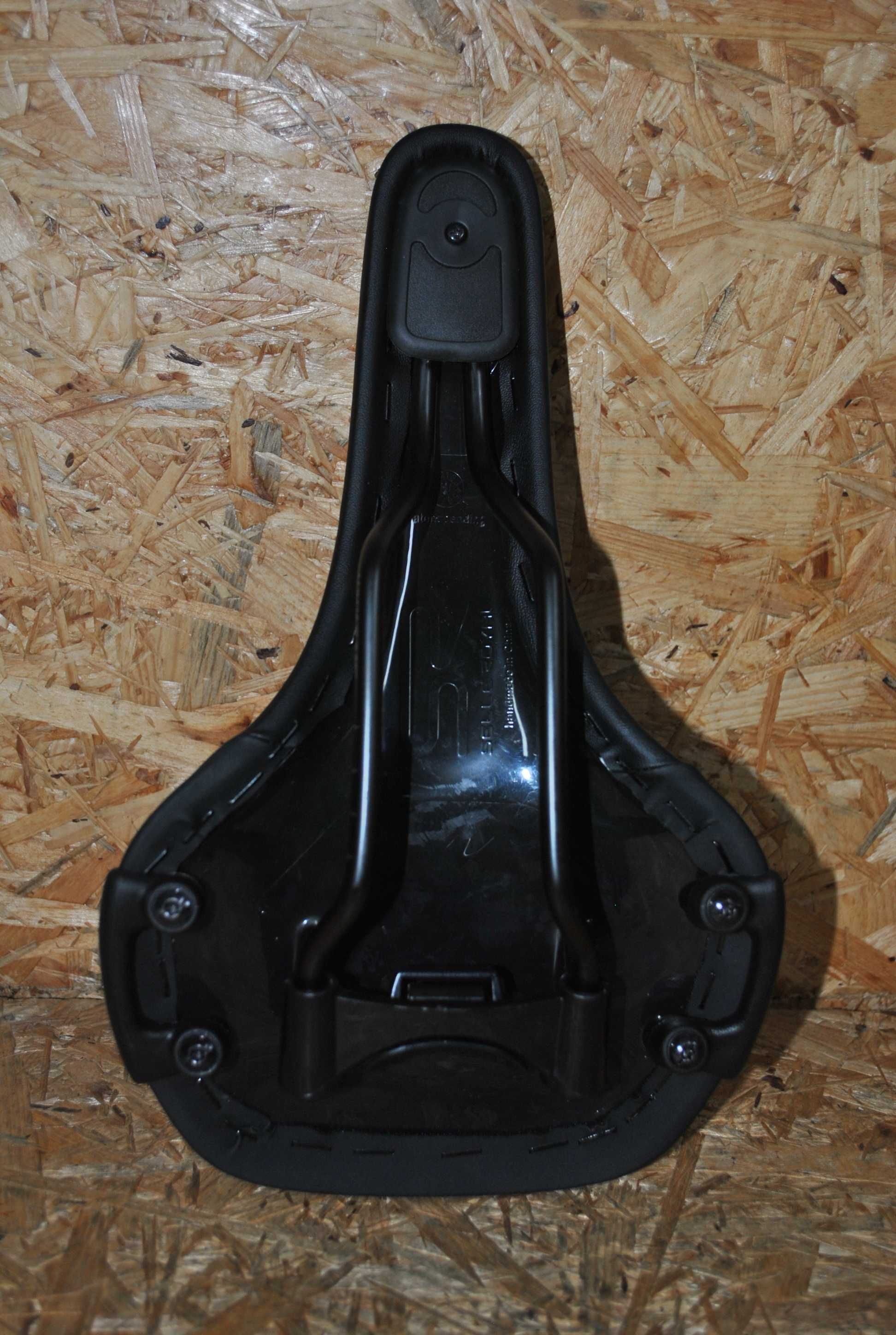 Nowe Siodełko Selle Royal Milo Plus 170 mm treking