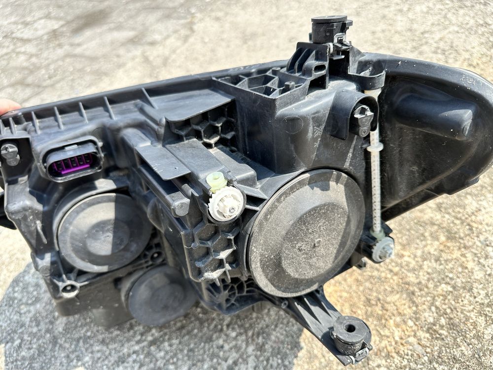Reflektor przedni prawy VW Crafter man tge