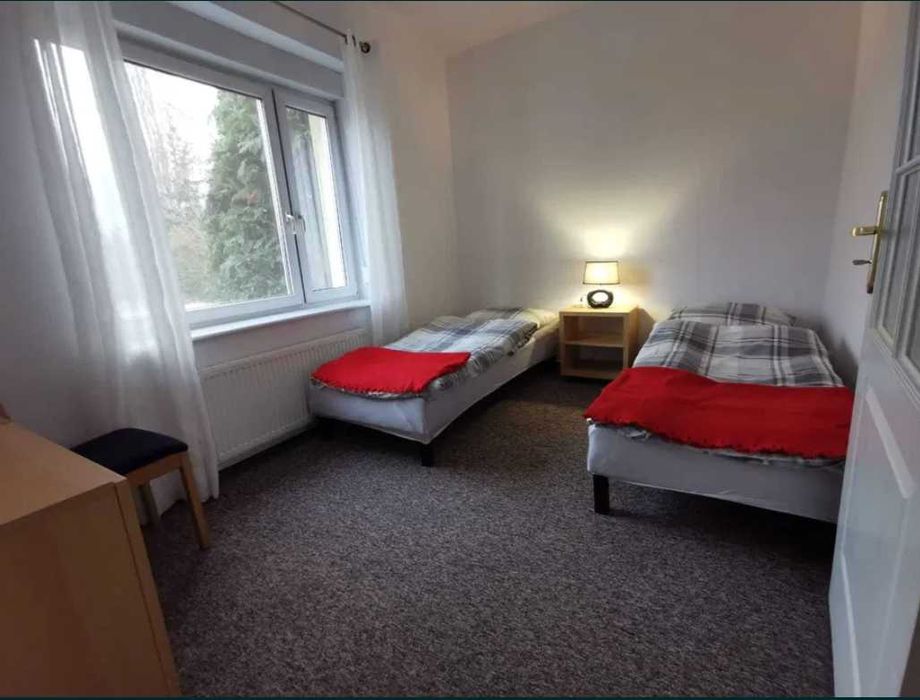 Ładny dom z wieloma pokojami 8-10 osób Poznań Malta oś Zodiak, faktura