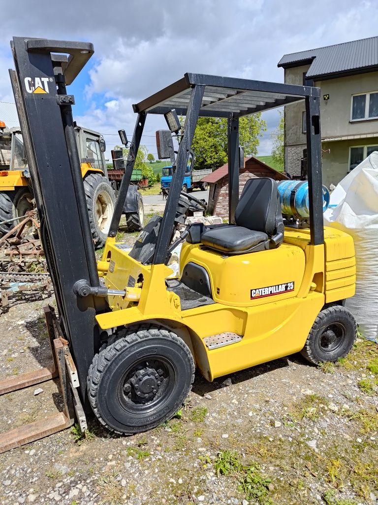 Wozek Widlowy Caterpillar GP25 gaz automat wolny skok.